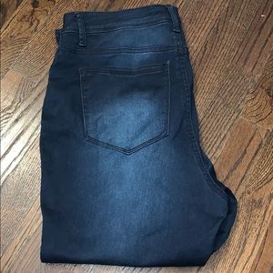 Dark wash denim Capri length jeans
